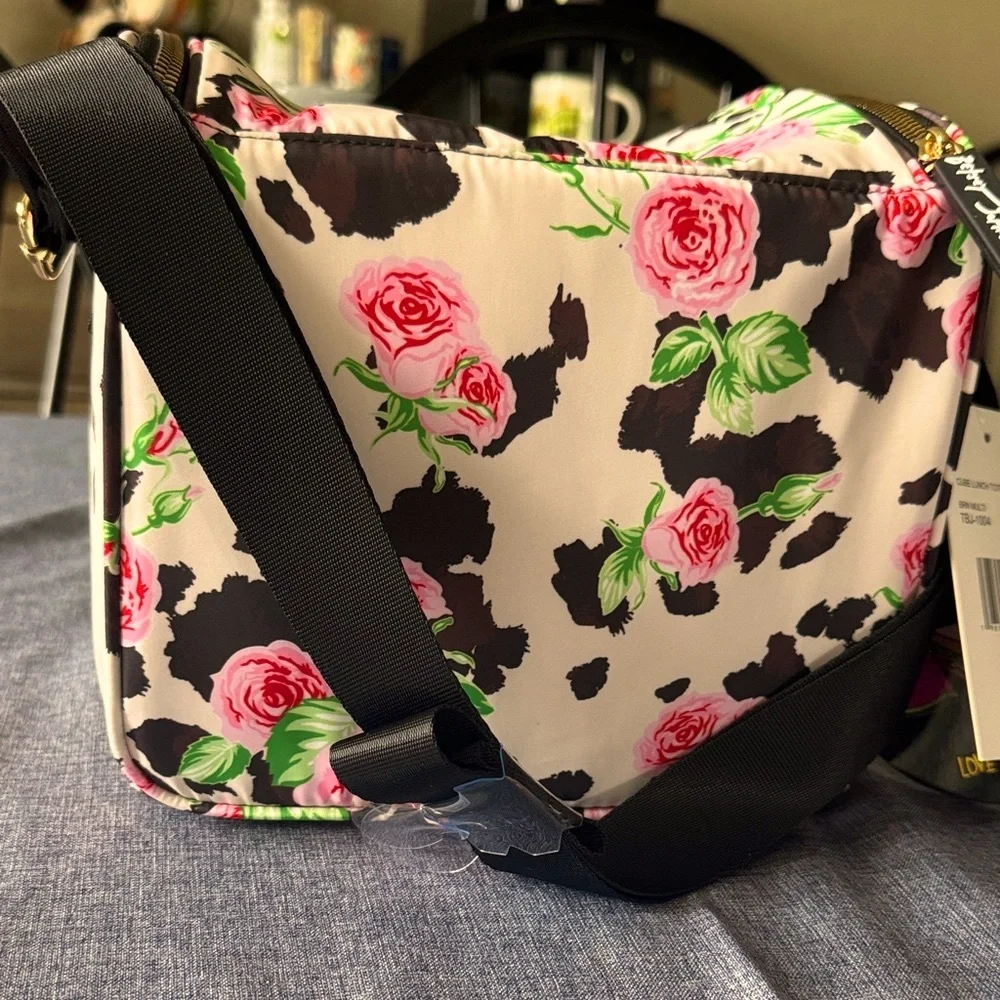 NWT Betsey Johnson Pink Floral Cow Print  Lunch Bag 8.5” X 7.5” X 6.5” - Picture 4 of 5